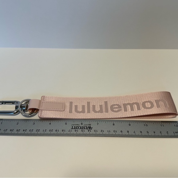 Lululemon Never Lost Keychain | Light Pink - Picture 3 of 7